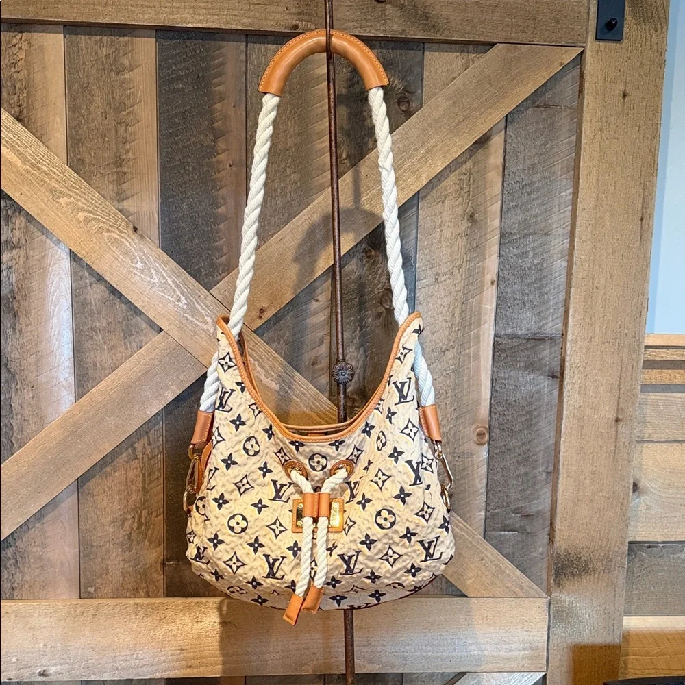 Louis Vuitton limited edition Monogram Cruise Bulles MM Bag - Picture 10 of 12
